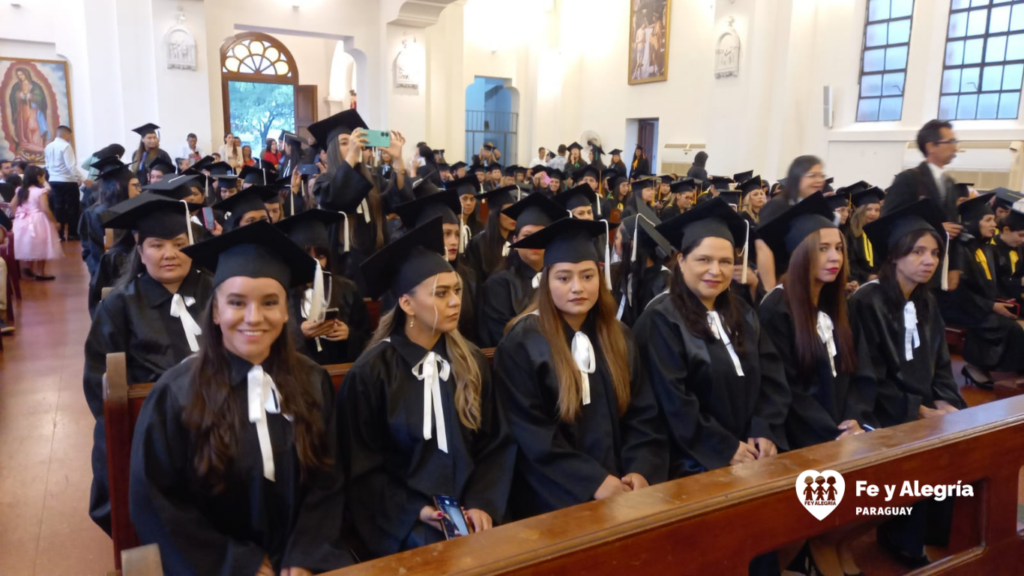 35 Educadoras de Fe y Alegría en Primera Infancia - 2 35 Educadoras de Fe y Alegría en Primera Infancia - 2
