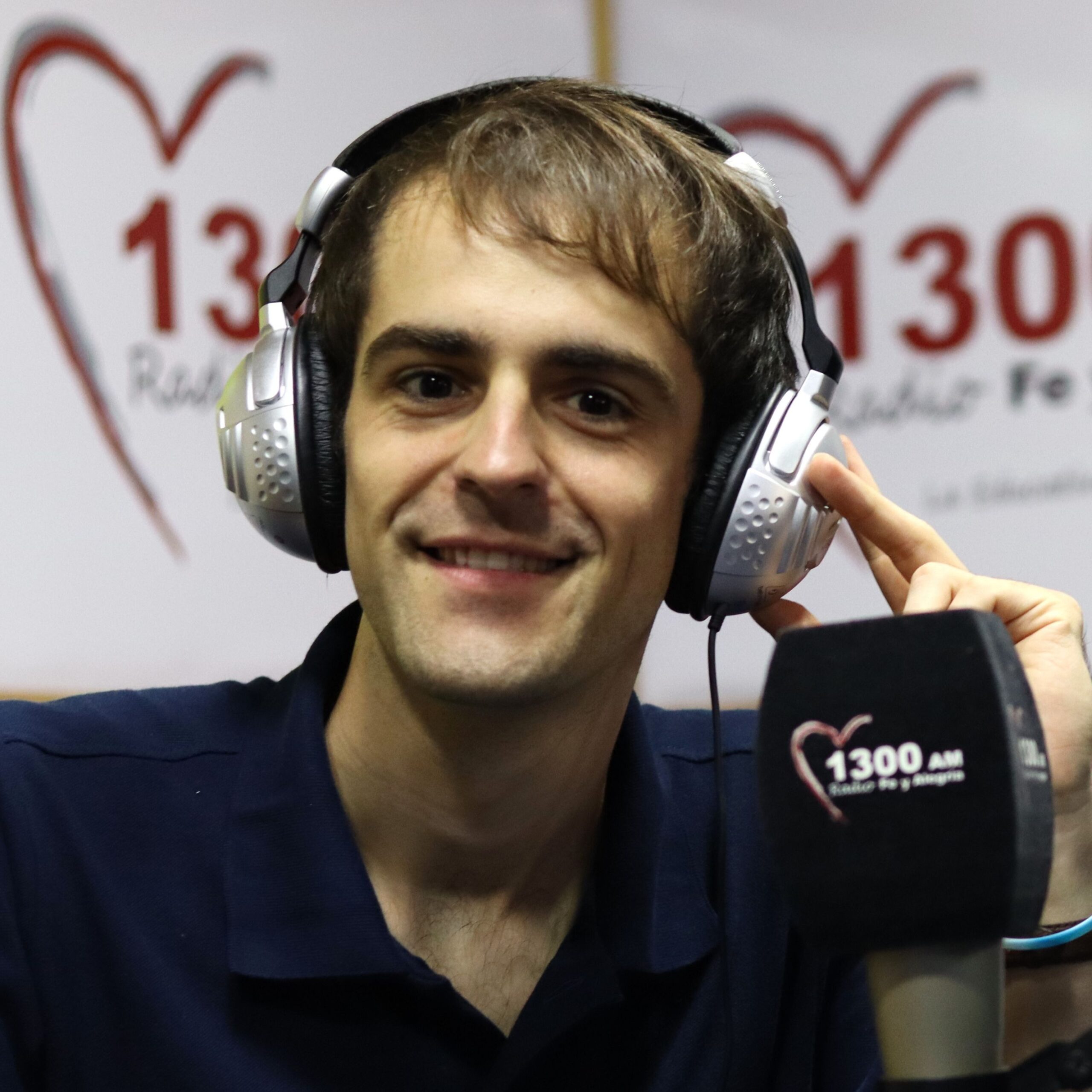 Guillaume Sauvage - Radio Fe y Alegría 1300 AM Guillaume Sauvage - Radio Fe y Alegría 1300 AM