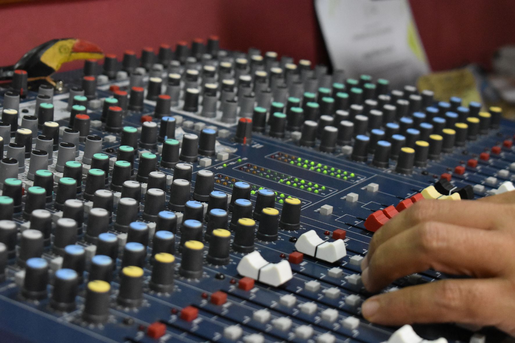 Producción de cuñas de radio - Radio Fe y Alegría 1300 AM