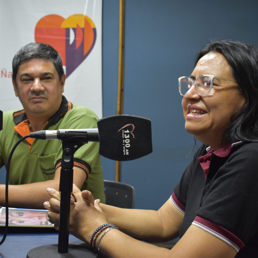 Marlene Villalba y Ananio Benítez de la Coordinación Nacional de Pastoral Indígena (CONAPI)
