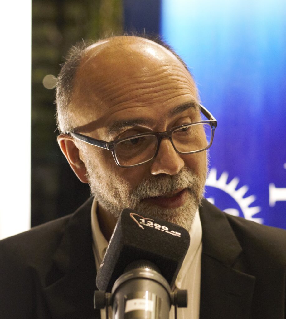 Padre Alberto Luna jesuita