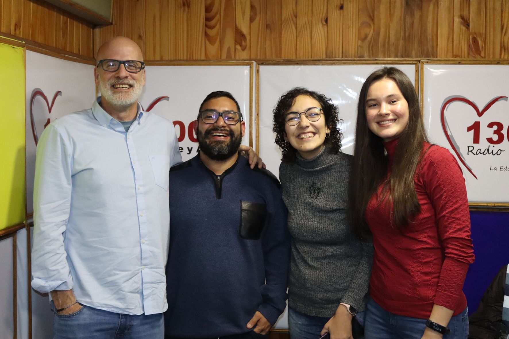 Padre Daniel Villanueva SJ de Fe y Alegría Internacional con el equipo de Jerovia Radio - Radio Fe y Alegría 1300 AM Padre Daniel Villanueva SJ de Fe y Alegría Internacional con el equipo de Jerovia Radio - Radio Fe y Alegría 1300 AM