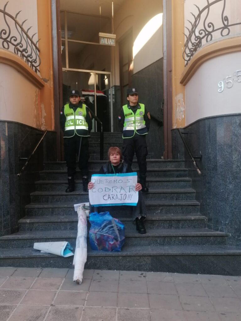 Crisis en la Caja de Jubilados Municipales de Asunción - Radio Fe y Alegría 1300 AM (1)