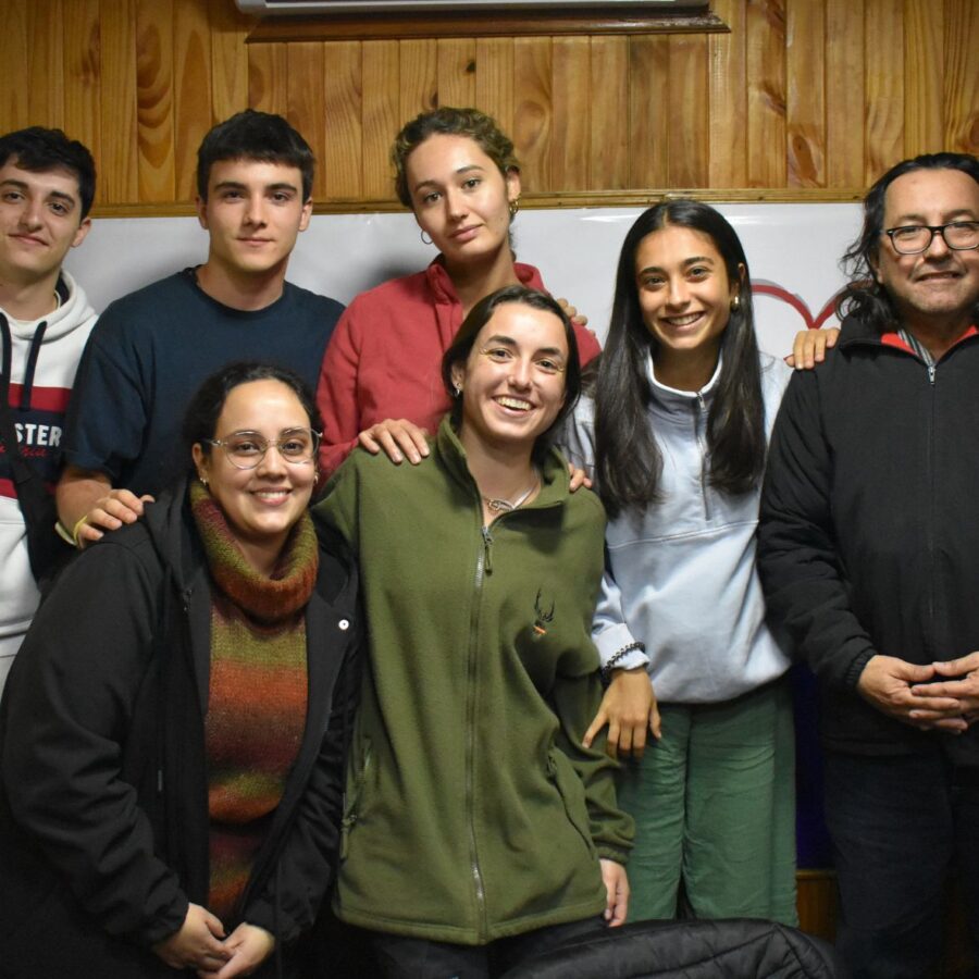 Estudiantes de la Universidad Comillas trabajan por el agua en Bahía Negra - en el estudio de Radio Fe y Alegría 1300 AM - 4