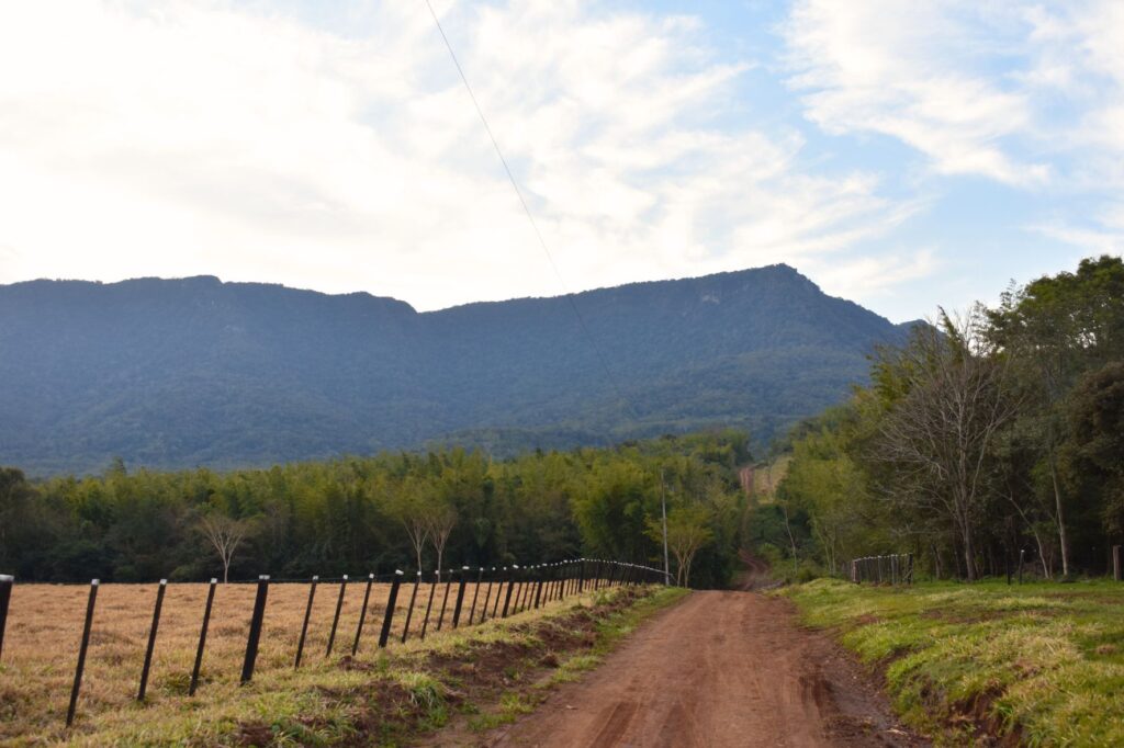 Vista de la cordillera del Ybyturuzu - Paraguay - Radio Fe y Alegría 1300 AM