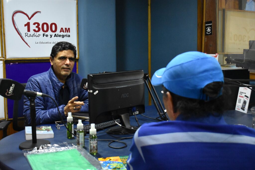 Presentacipon del libro Plantas que sanan en Radio Fe y Alegría 1300 AM