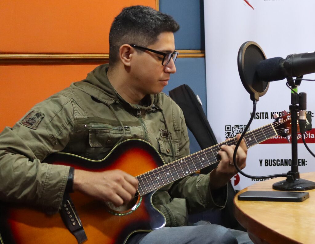 Oscar López - Encanto Show Paraguay