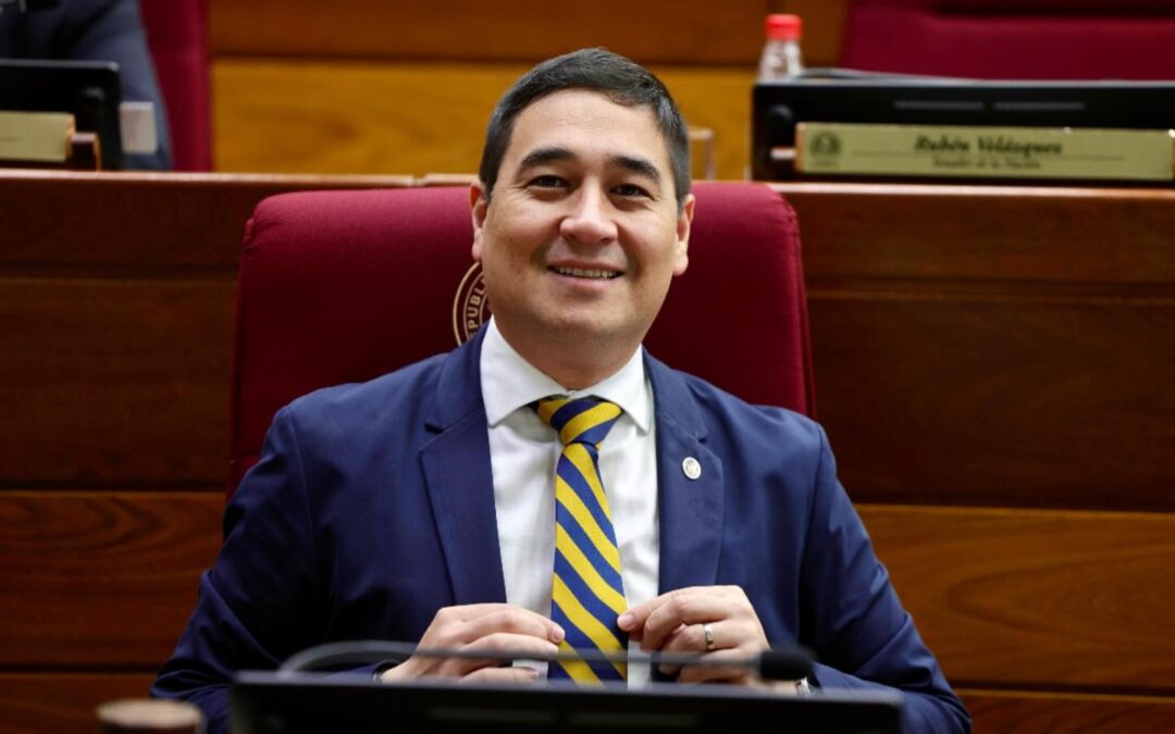 Senador Nakayama cuestiona privilegios, corrupción y defiende la unidad opositora