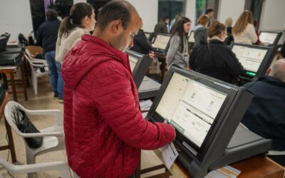 Máquinas de votación generan dudas sobre transparencia electoral