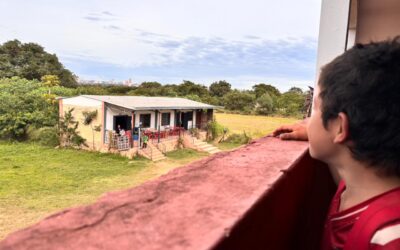 «Mírame» busca transformar la realidad de una escuela del Bañado Norte